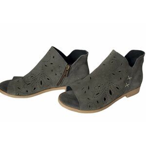 COOLWAY nelia Grey Suede Laser Cut Leather Peep Toe Booties Shoes 37 EU 7 US